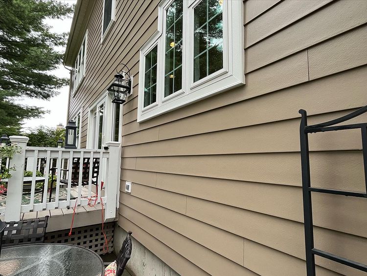 5 Things to Consider When Hiring a Siding Contractor Near You: A Comprehensive Guide